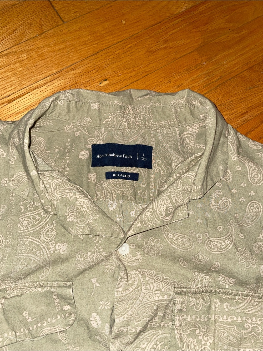 Abercrombie & Fitch Men's Sage Green Paisley Button-Down Shirt